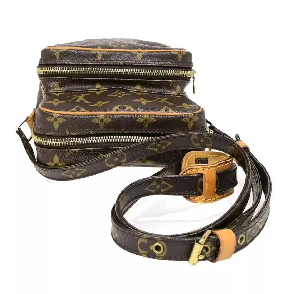 LOUIS VUITTON Amazon Crossbody Shoulder Bag Monogram Leather